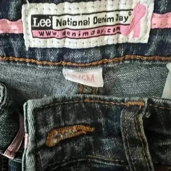Lee Breast Cancer Pink Pocket Denim - Picture 2 of 3